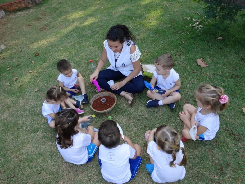 Infantil III e o Pé de Feijão